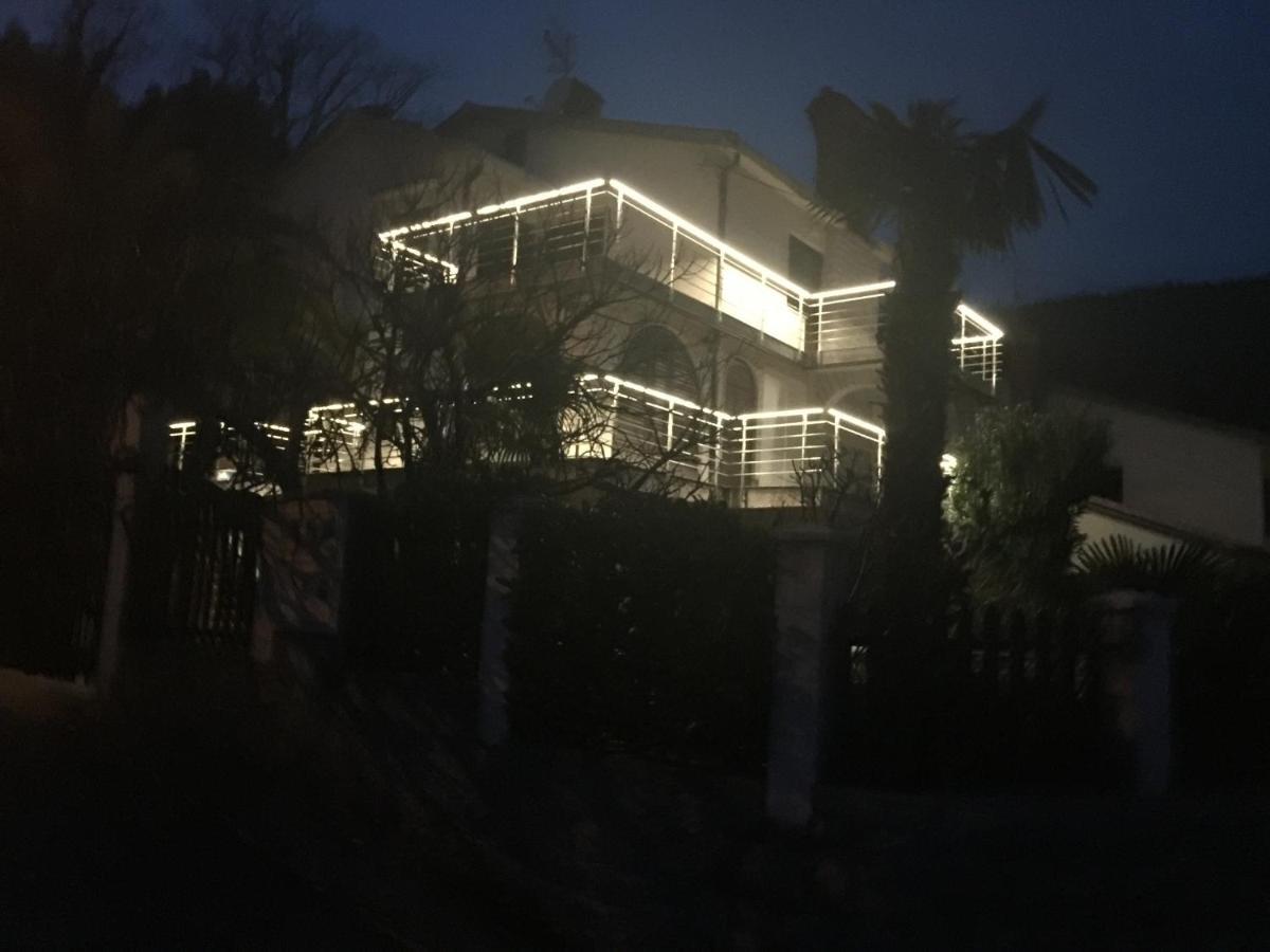 Vacation Home Lucija Slatina  Ngoại thất bức ảnh