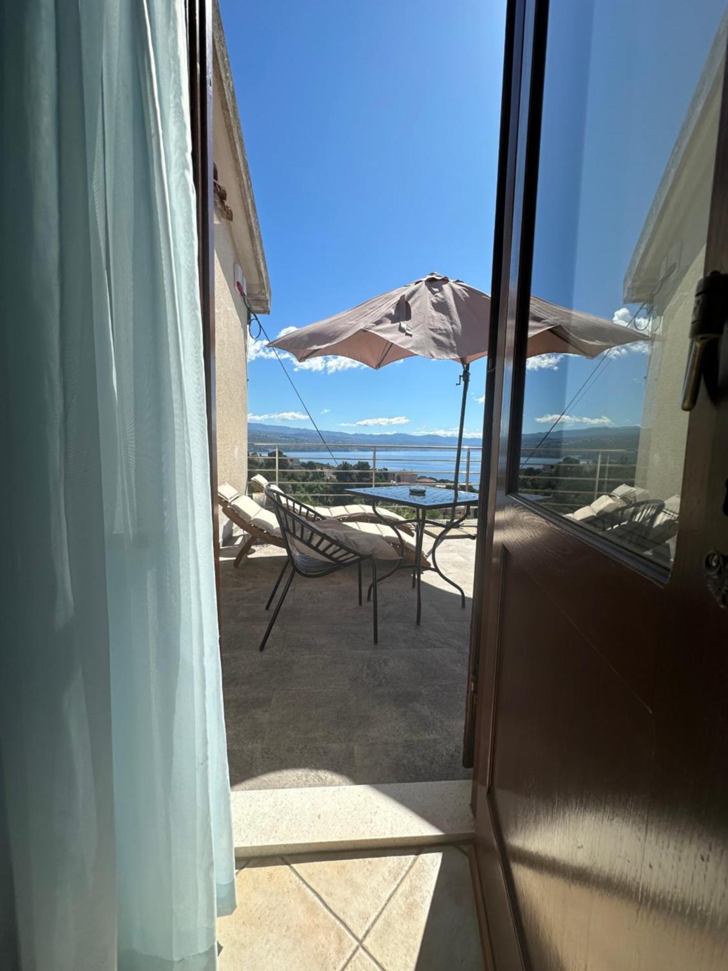 Vacation Home Lucija Slatina  Ngoại thất bức ảnh