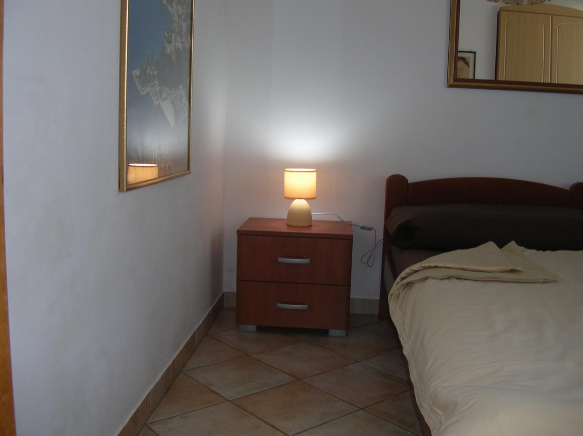 Vacation Home Lucija Slatina  Ngoại thất bức ảnh