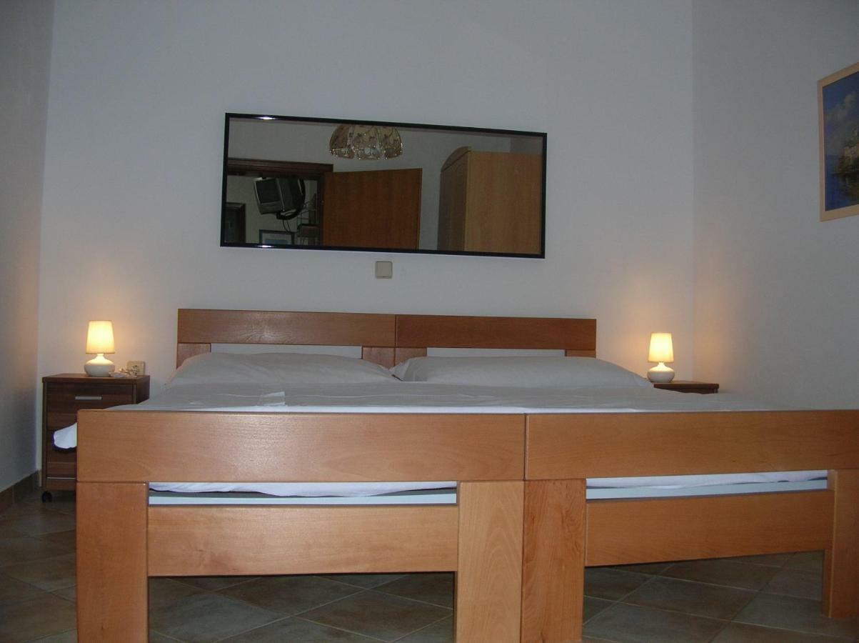 Vacation Home Lucija Slatina  Ngoại thất bức ảnh