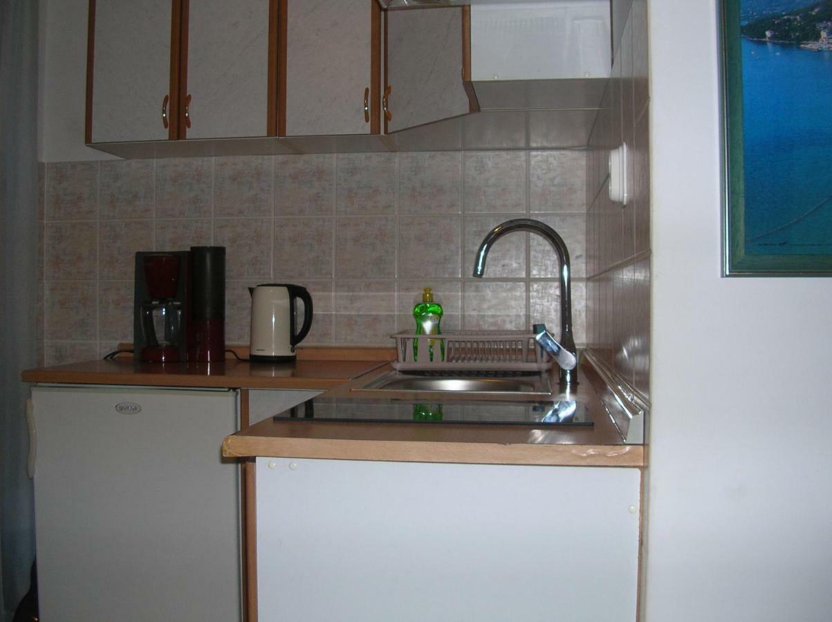 Vacation Home Lucija Slatina  Ngoại thất bức ảnh